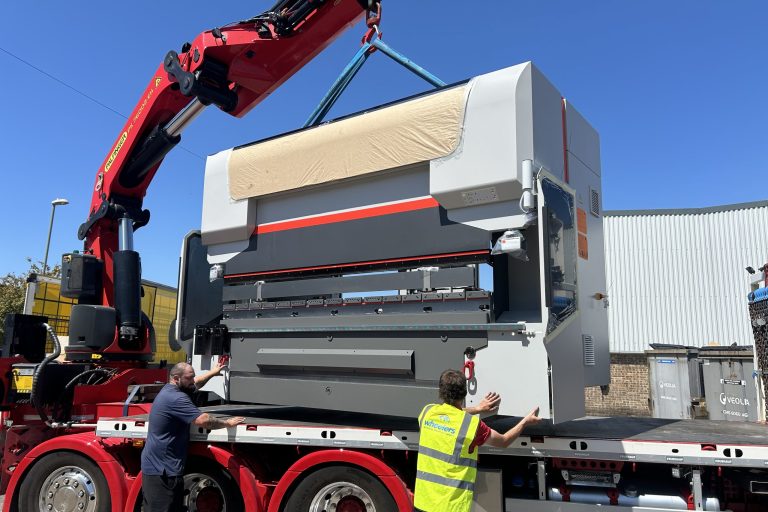 Xpert Pro 100/3100 delivery Bystronic Xpert Pro being delivered to Falcon Precision